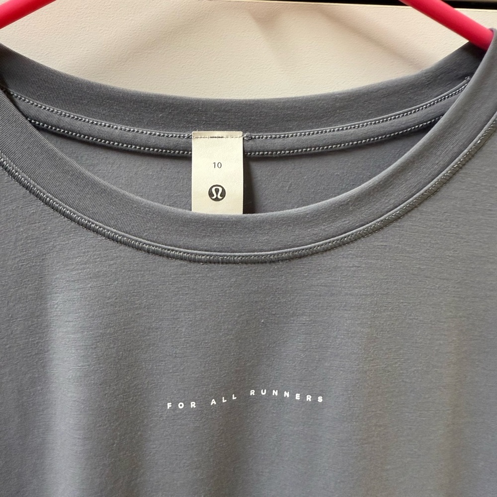 Lululemon Jersey tee - Picture 2 of 5